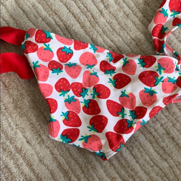 Kimi and Li Strawberry Bikini Size S (1-2) - Picture 4 of 4